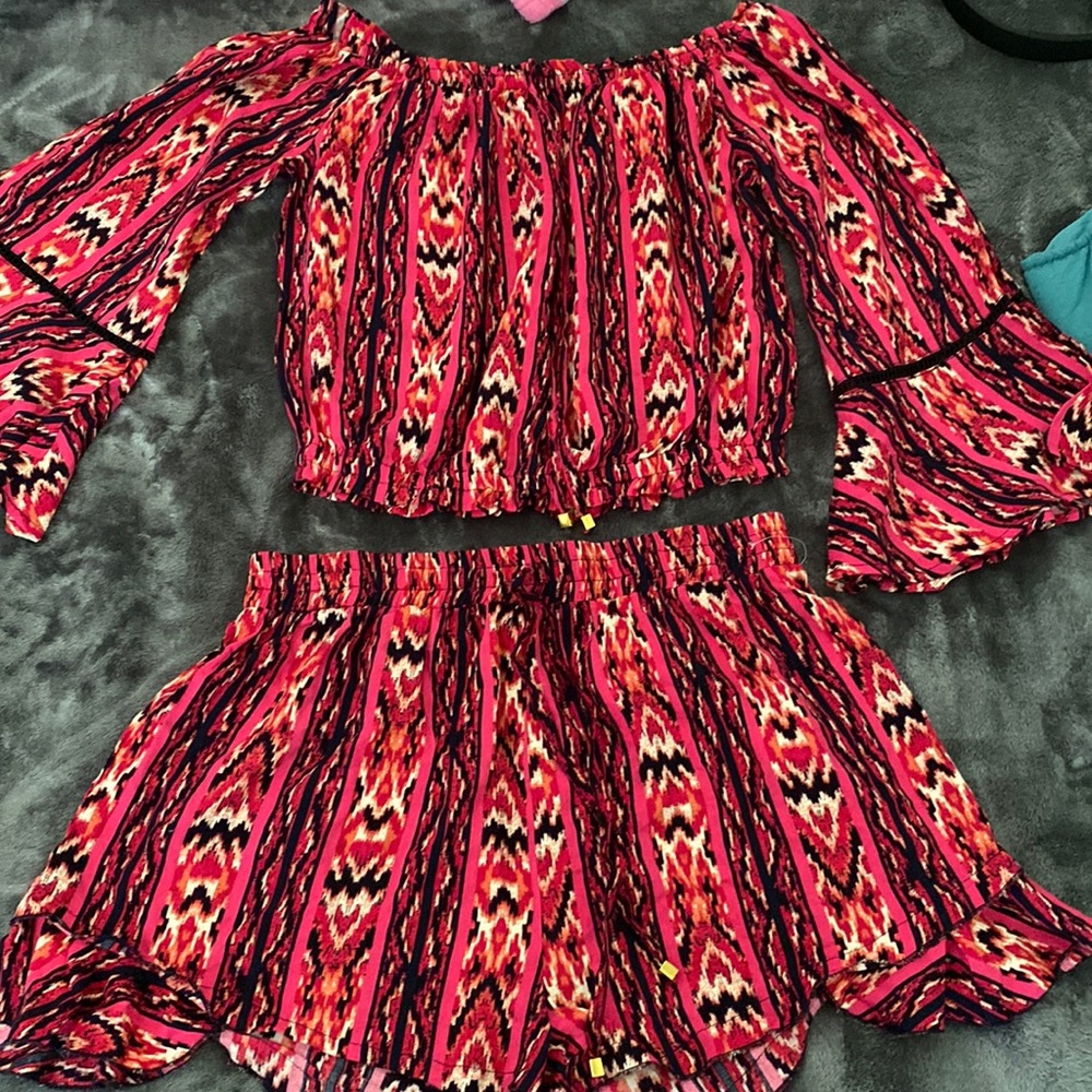 Two piece summer outfit. Bottom Short & crop top. Large size.
